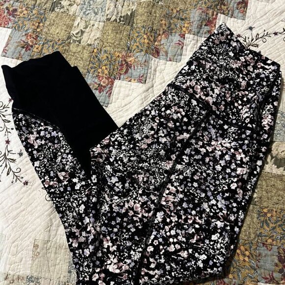 Lululemon Wunder Under Crop II leggings - Sz 4 or 6 - Picture 7 of 9